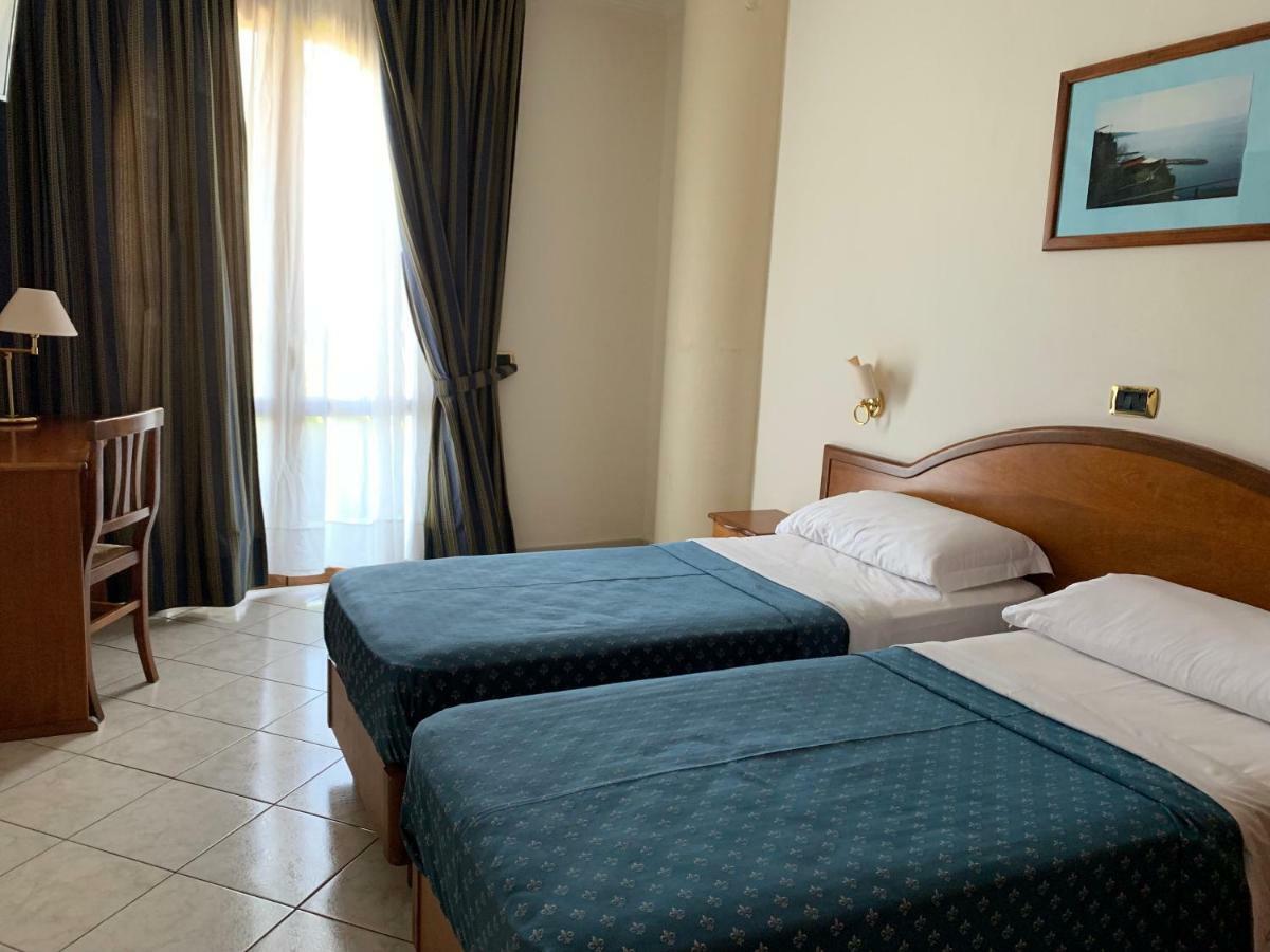 Hr Hotel & Spa Piano di Sorrento Luaran gambar